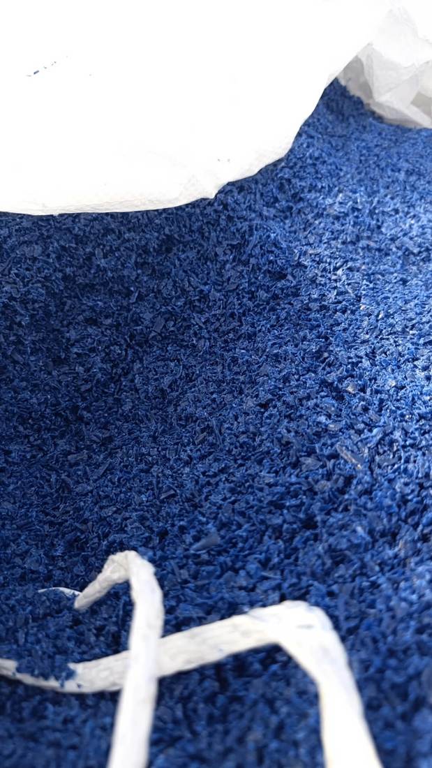 Garrafa HDPE postindustrial triturada